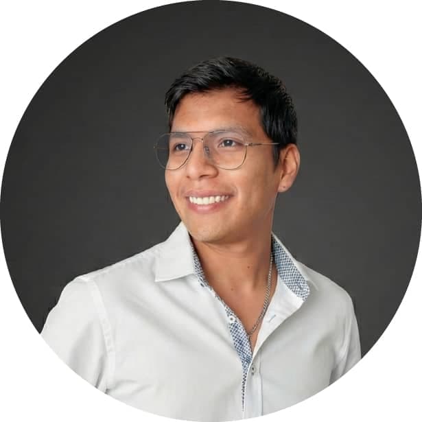 Asesor Adrián Fernandez